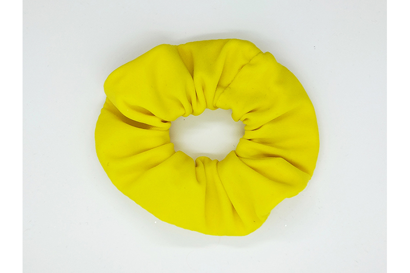 chouchou cheveux scrunchie made in france jaune chouchou cheveux scrunchie made in france accessoire cheveux lycra jaune