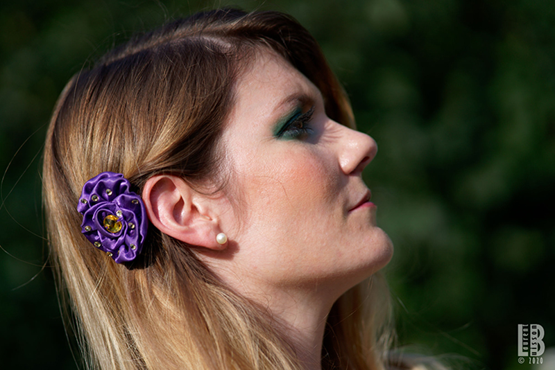 fleur-cheveux-accessoire-coiffure-mode-made-in-france-fait-main fleur pour cheveux violette