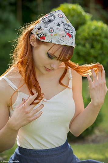 headband-bandeau-accessoire-cheveux-coiffure-femme-made-in-france-alice-au pays-des-merveilles bandeau made in france alice au pays des merveilles