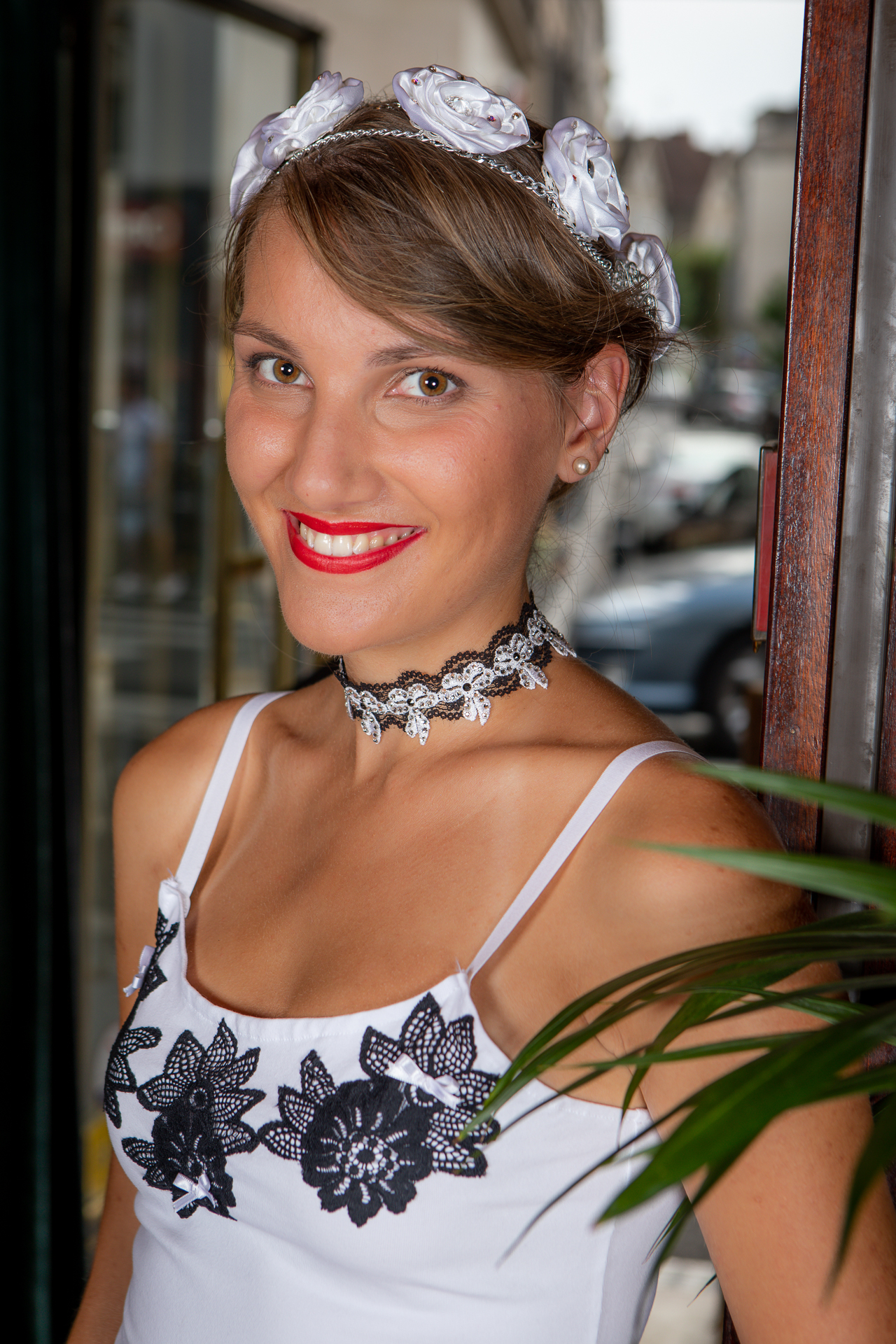 accessoire-cheveaux-headband-romantique-roses-blanches-mariage-made-in-france-princesse-coiffure-bijou-tete-diademe choker strass made in france