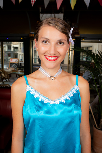 caraco en soie turquoise