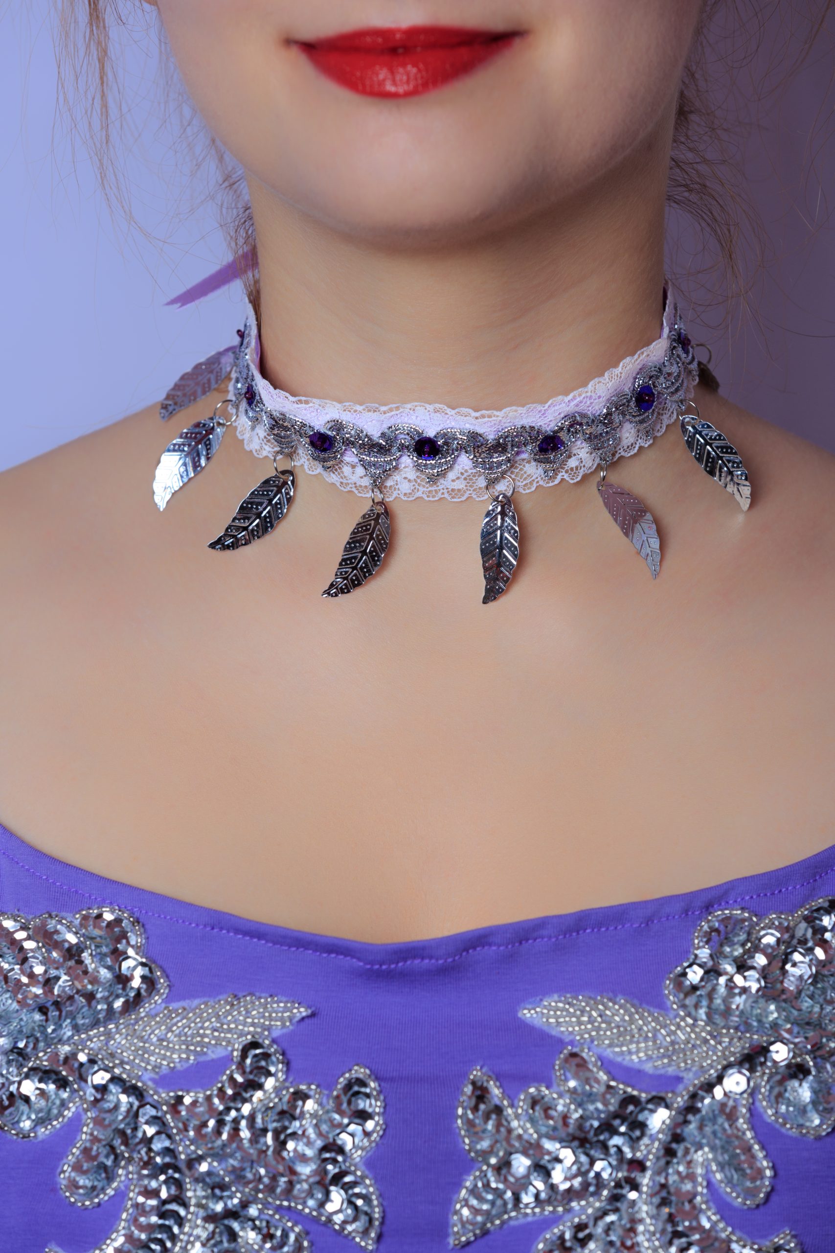 choker-made-in-france-mauve-argent-sequin-splumes choker mauve made in france