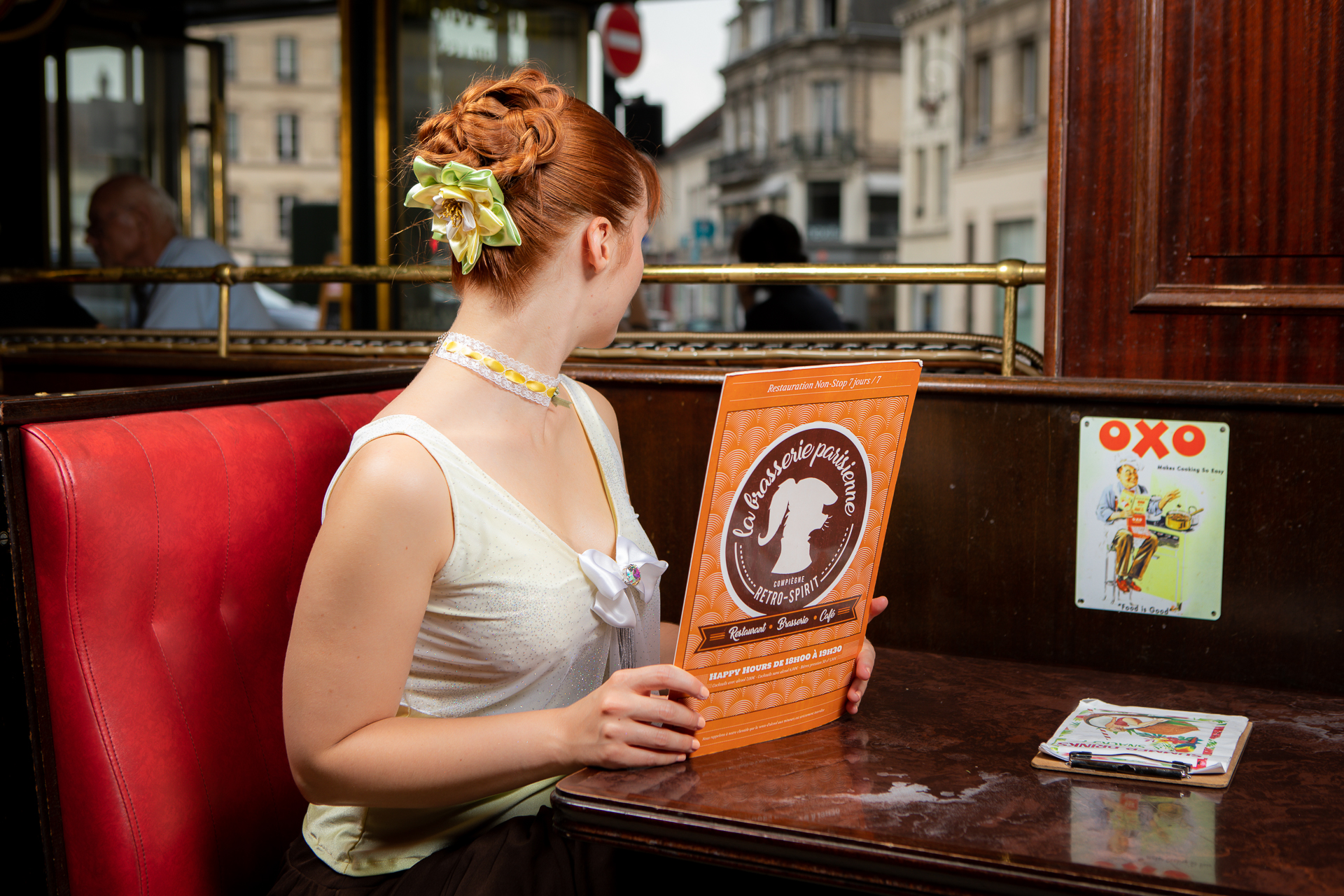fleur-pour-cheveux-jaune-vert-femme-idée-cadeau-accessoire-mode-tendance-nénuphar-made-in-france-satin-lady-top-haut-femme-yellow-french-paris haut jaune femme made in france