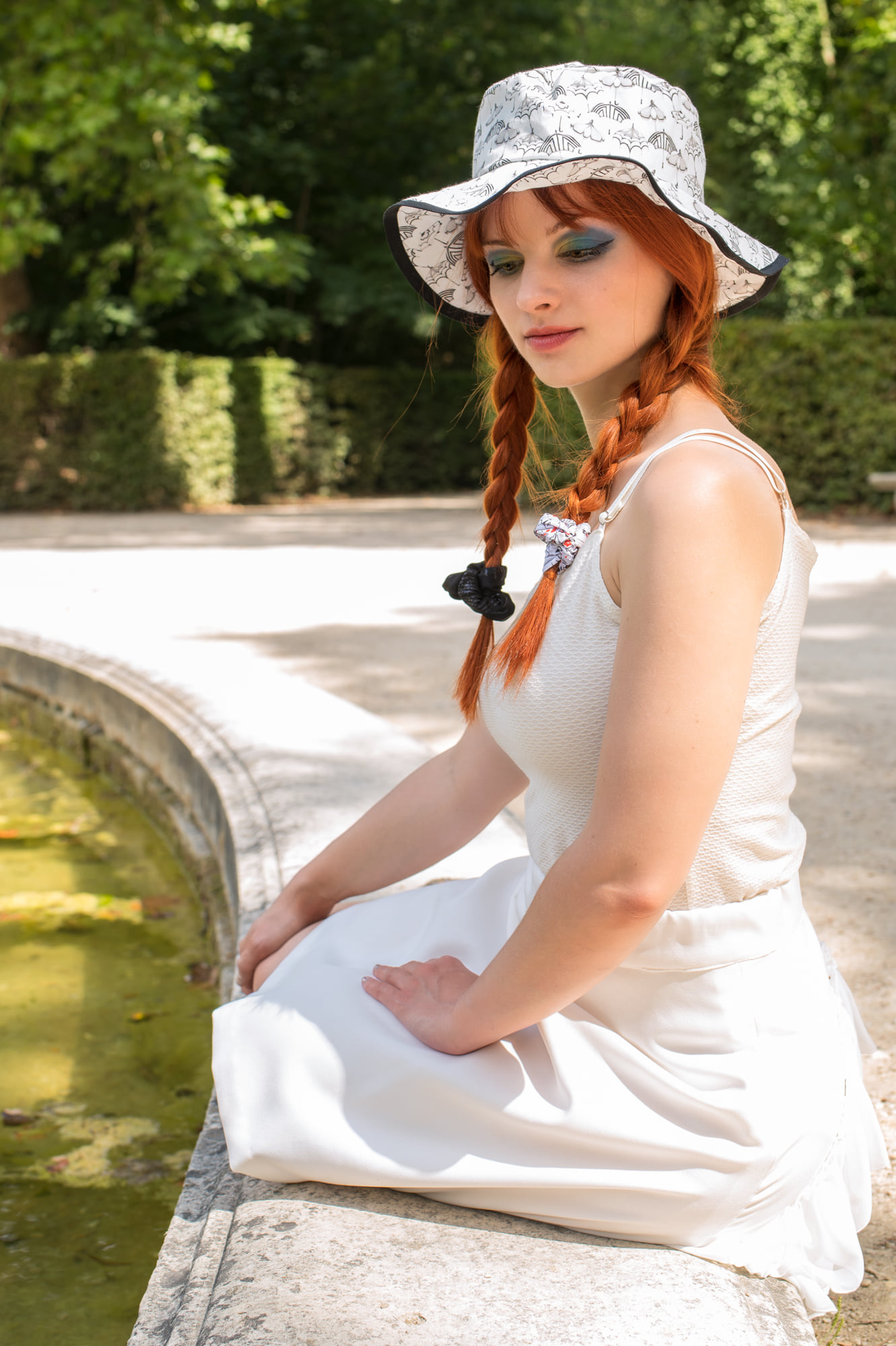 117303902_10220642408764282_4417569130705850479_o chapeau de soleil blanc