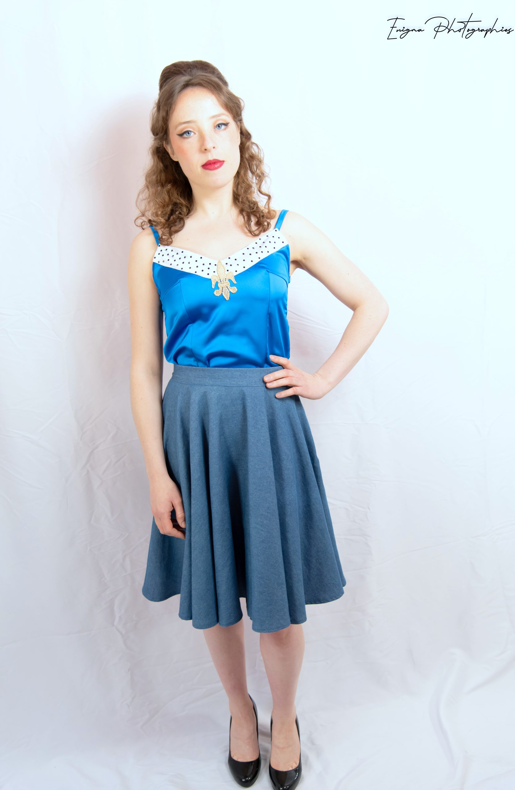 DSC_6979 caraco pour femme Made in France en satin bleu roi