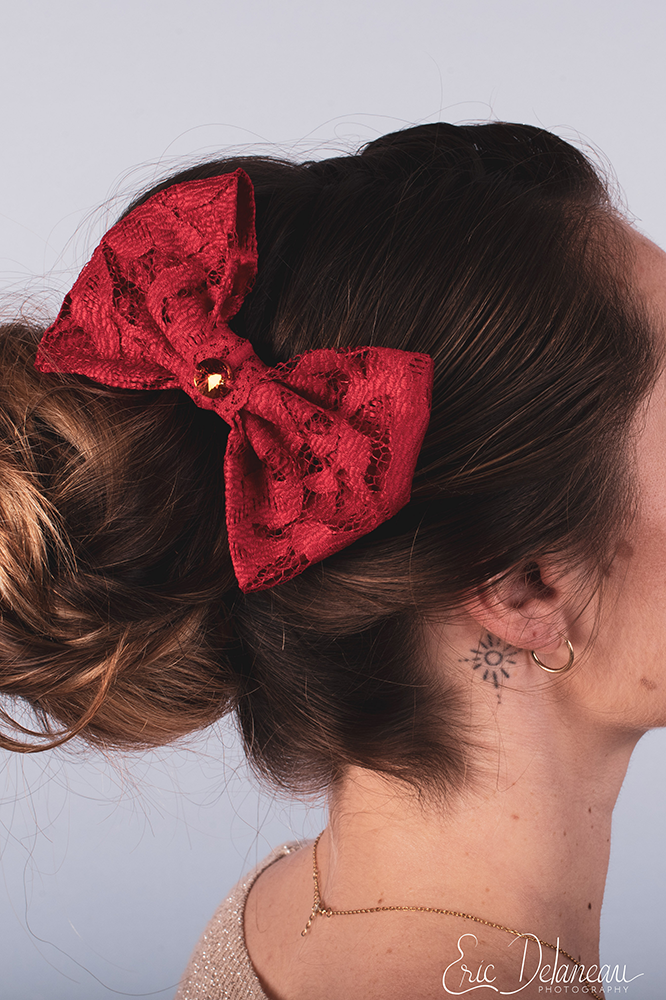 noeud pour cheveux made in france en dentelle rouge