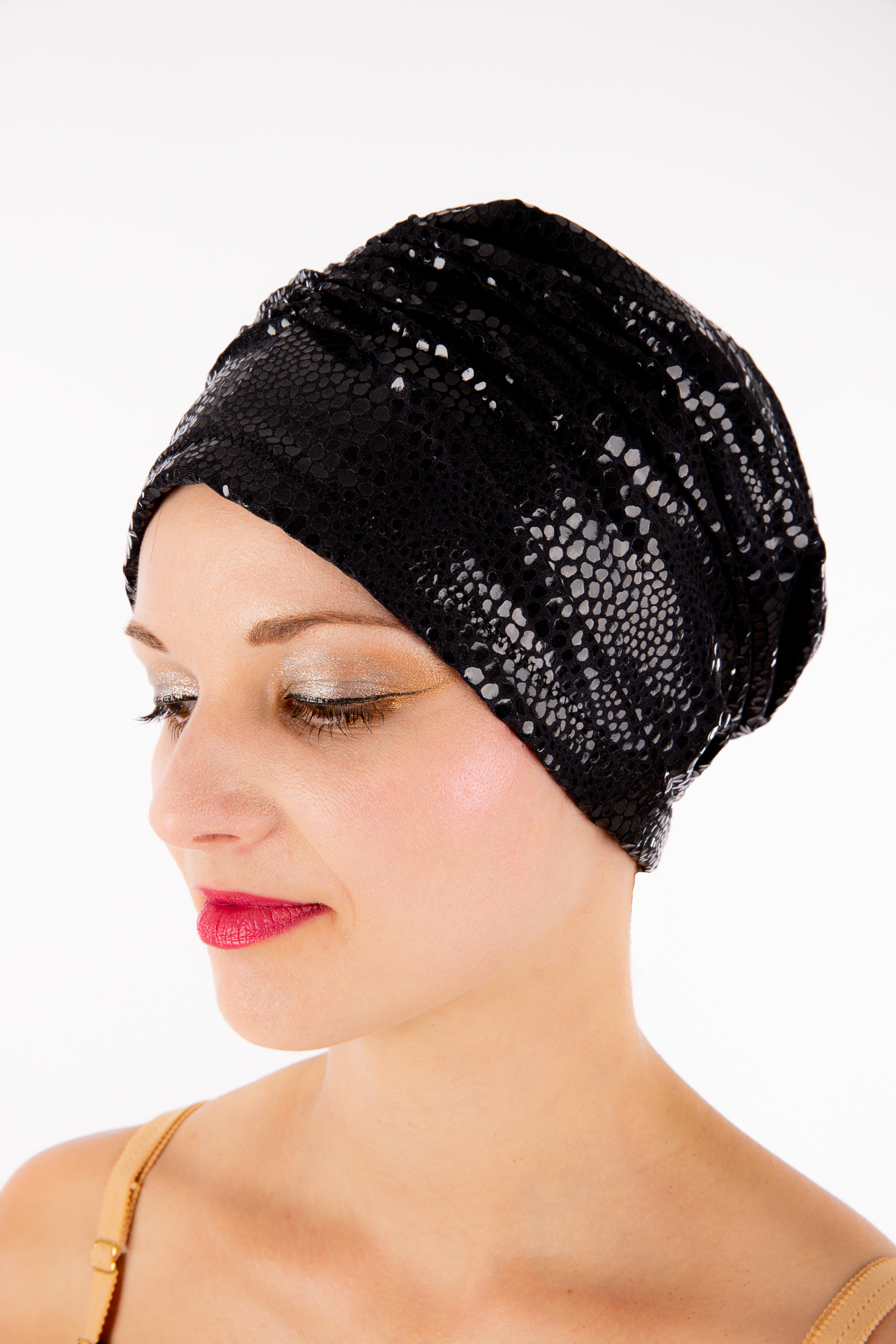 _S3A7999 turban noir serpent made in france