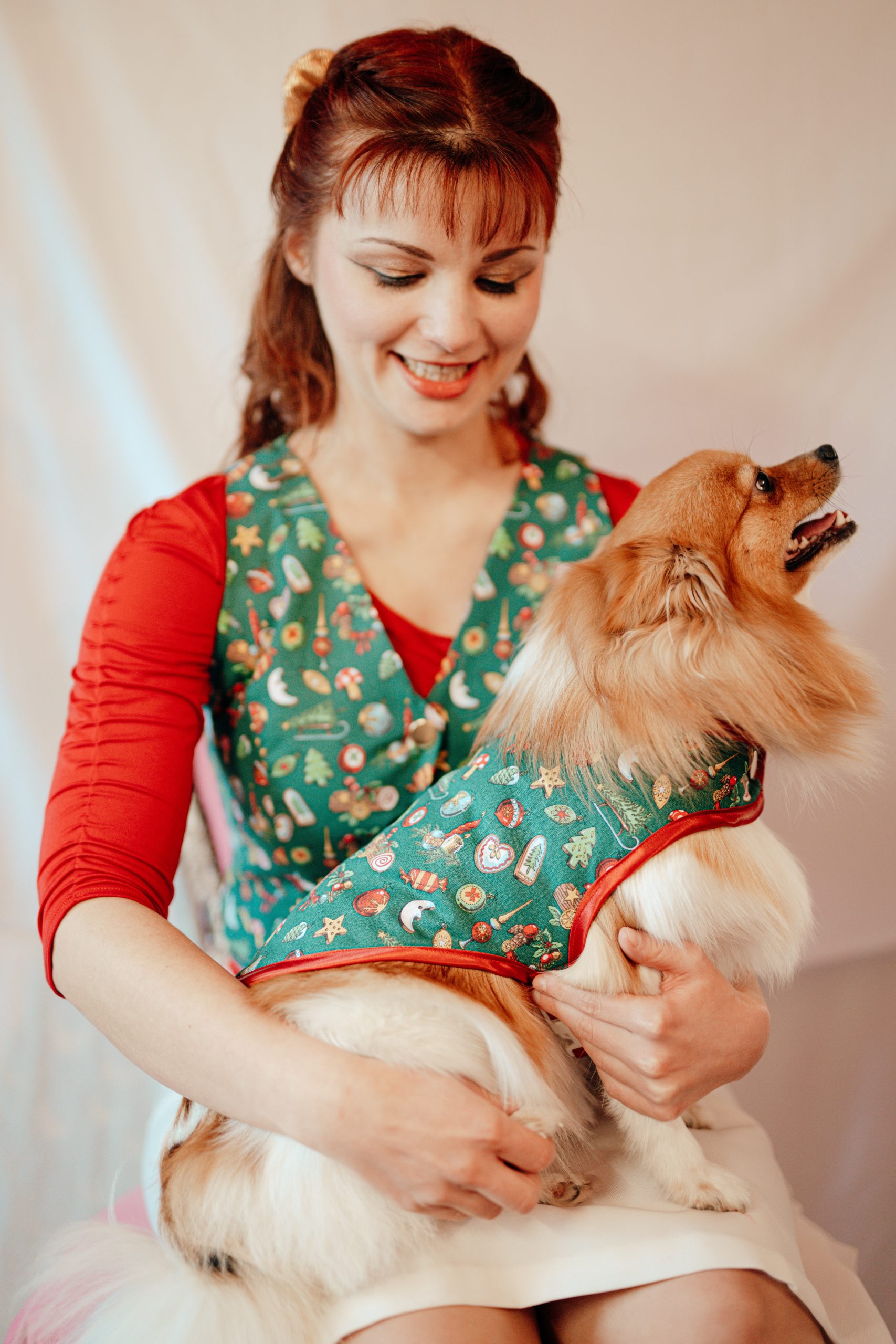 L.S_04.01_C&D-41 dog coat made in France in green cotton with Christmas print