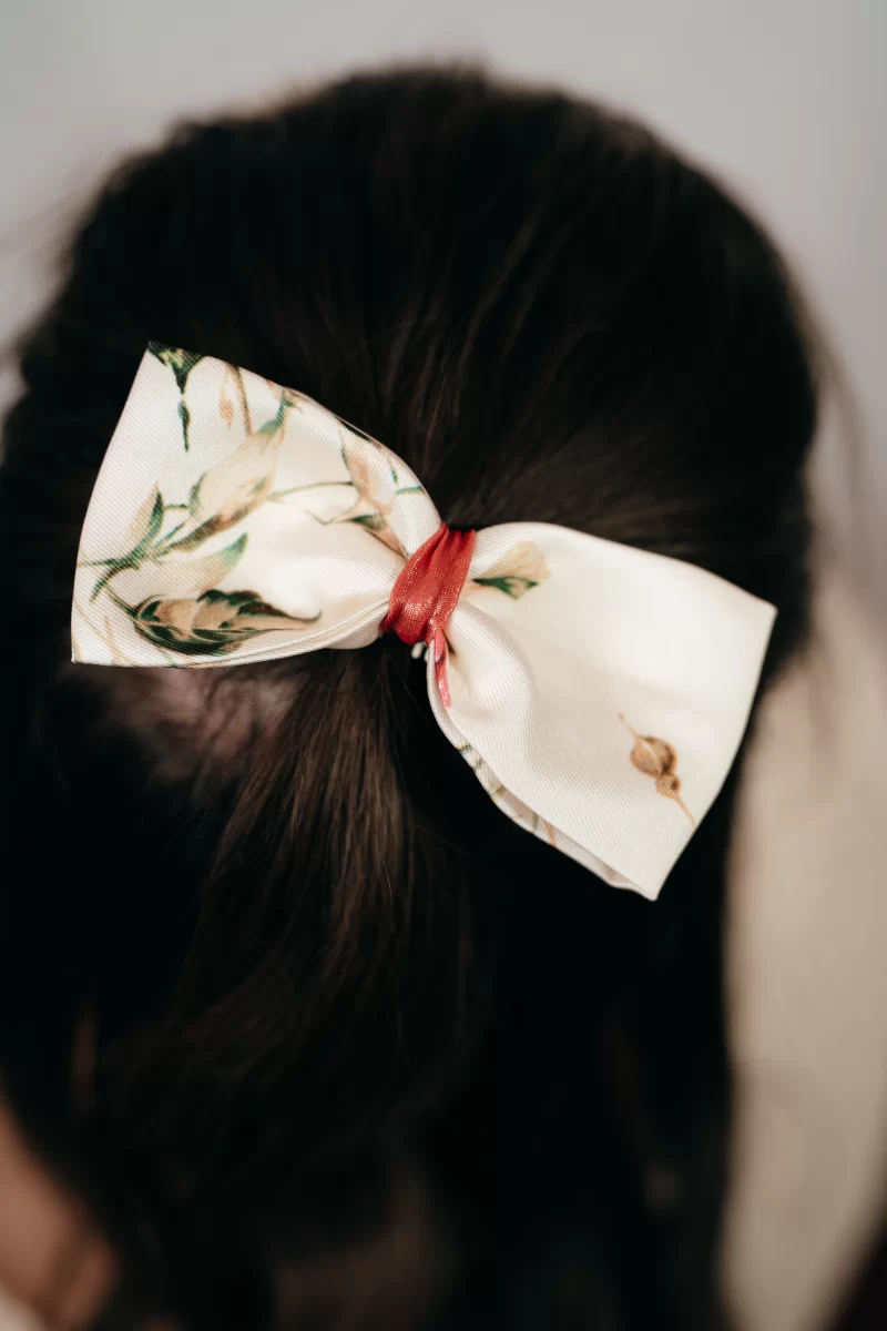 noeud pour cheveux made in france écru à fleurs