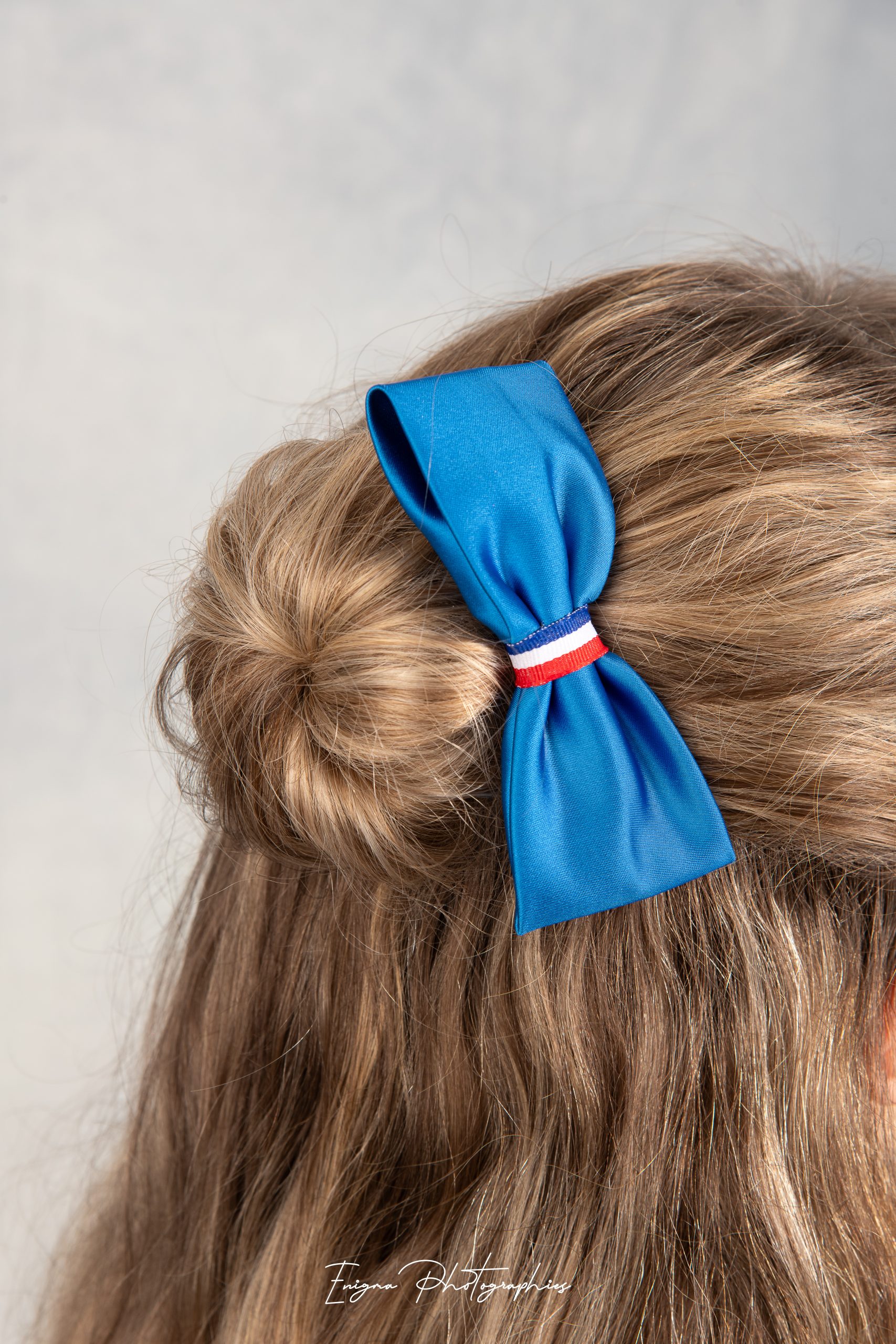 DSC_4825 noeud pour cheveux made in france fait main satin bleu