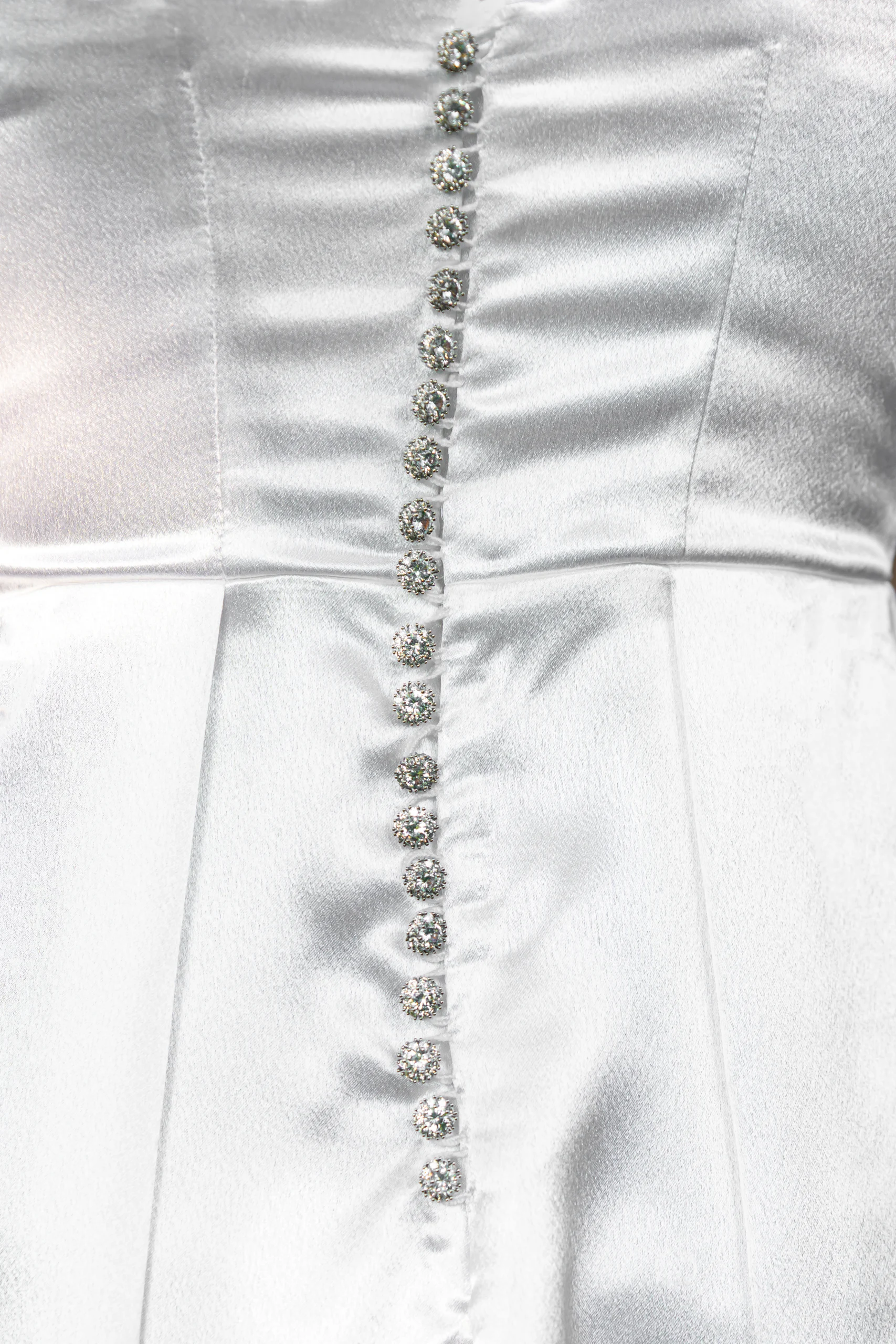 boutons-dos-robe-de-mariee-made-in-france-vintage robe de mariée vintage romantique art nouveau satin blanc made in france